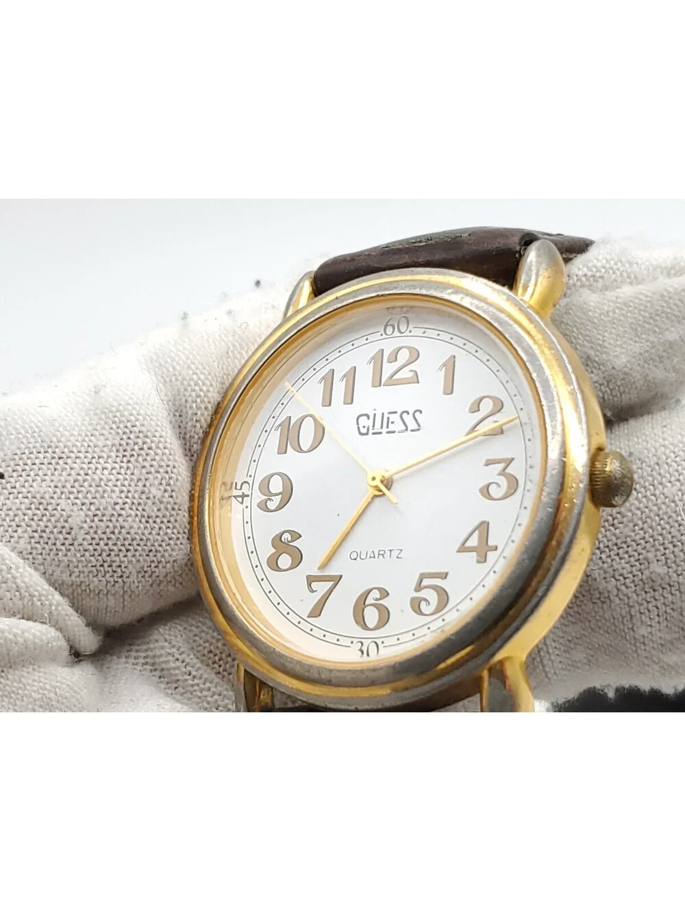 Vintage 1990 Guess Quartz Womens Watch New Battery White Dial Gold Tone 33mm